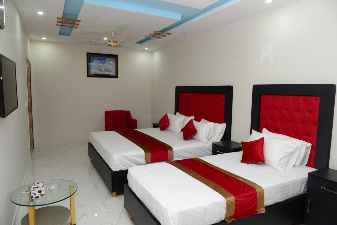 Hotel Deluxe Lahore Luaran gambar