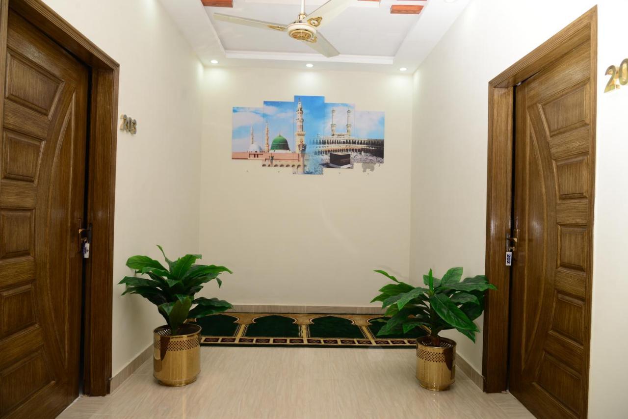 Hotel Deluxe Lahore Luaran gambar