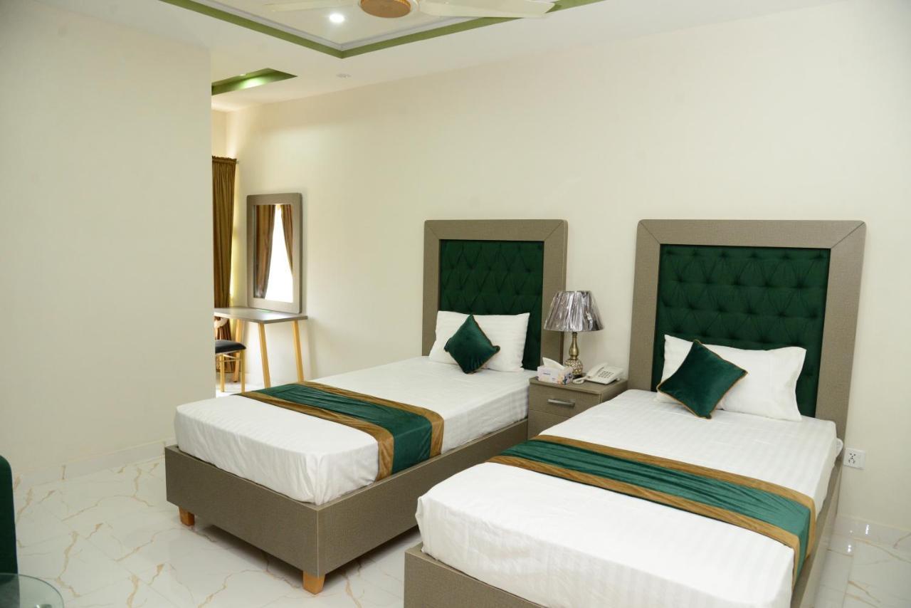 Hotel Deluxe Lahore Luaran gambar