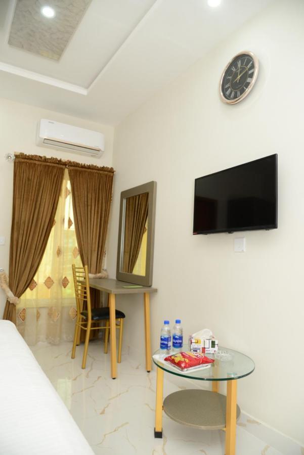 Hotel Deluxe Lahore Luaran gambar