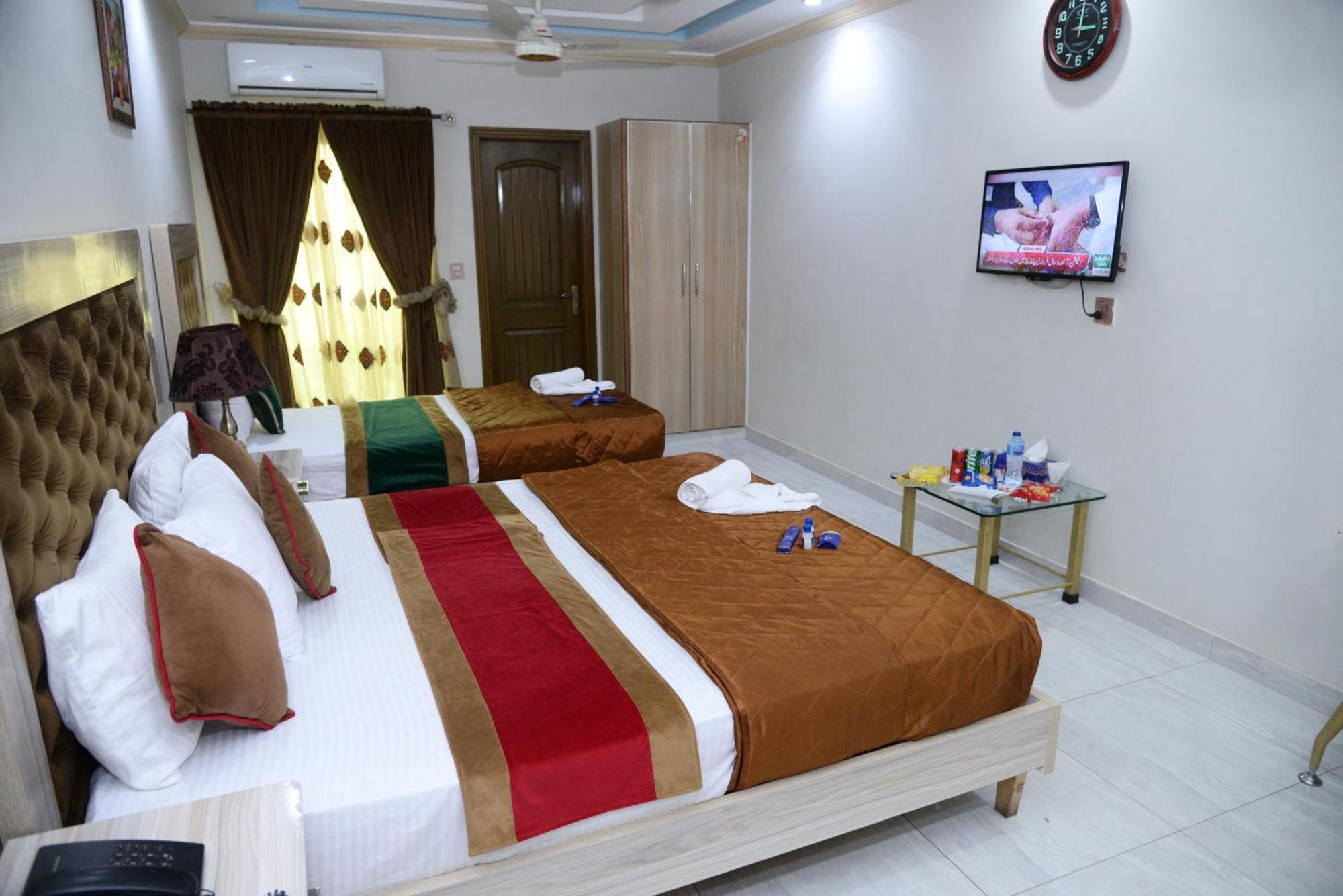 Hotel Deluxe Lahore Luaran gambar