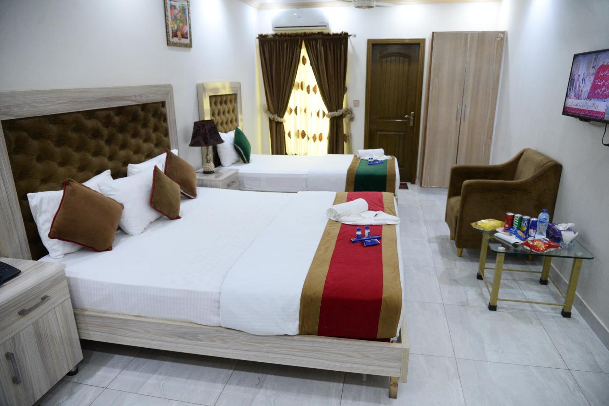 Hotel Deluxe Lahore Luaran gambar