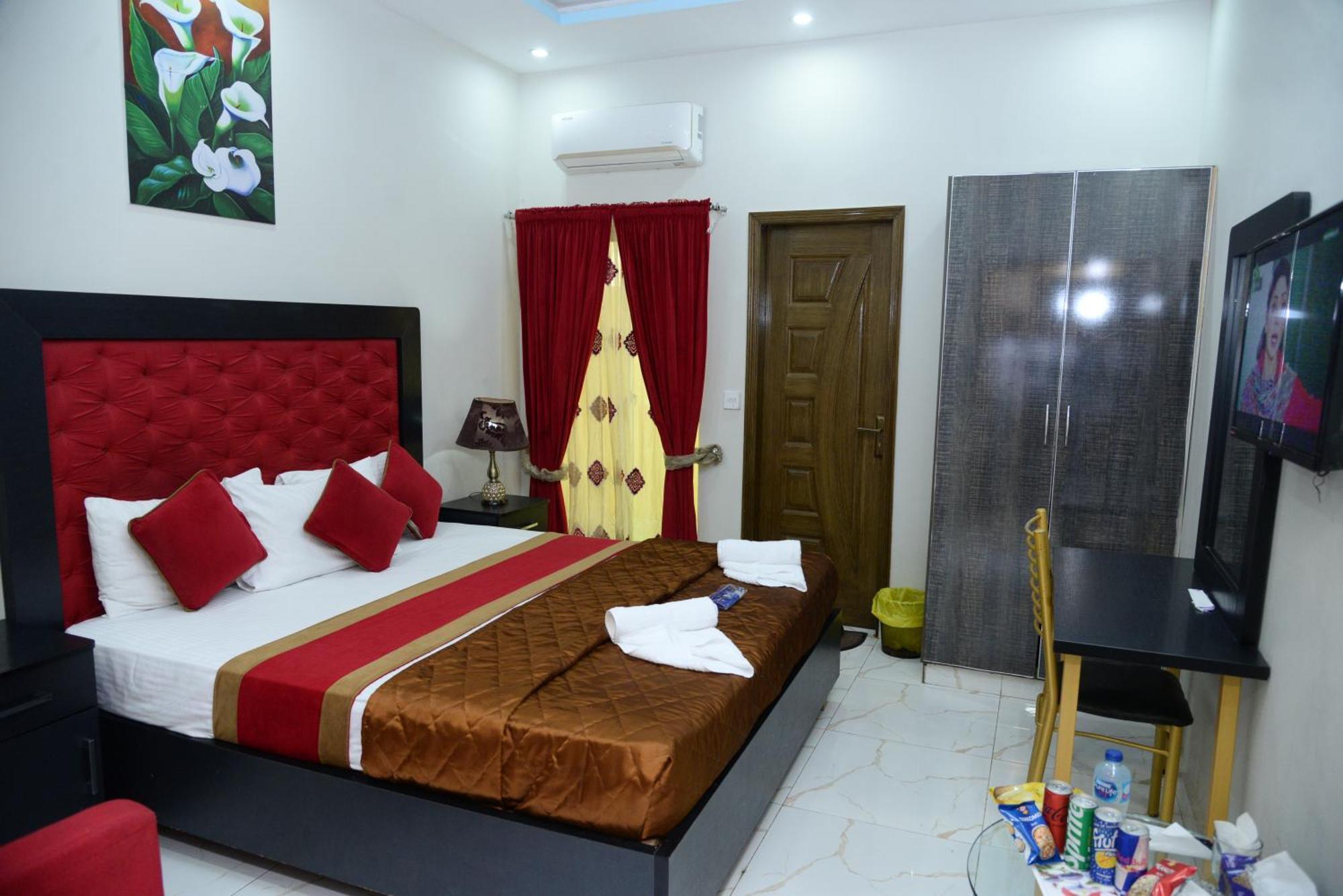 Hotel Deluxe Lahore Luaran gambar