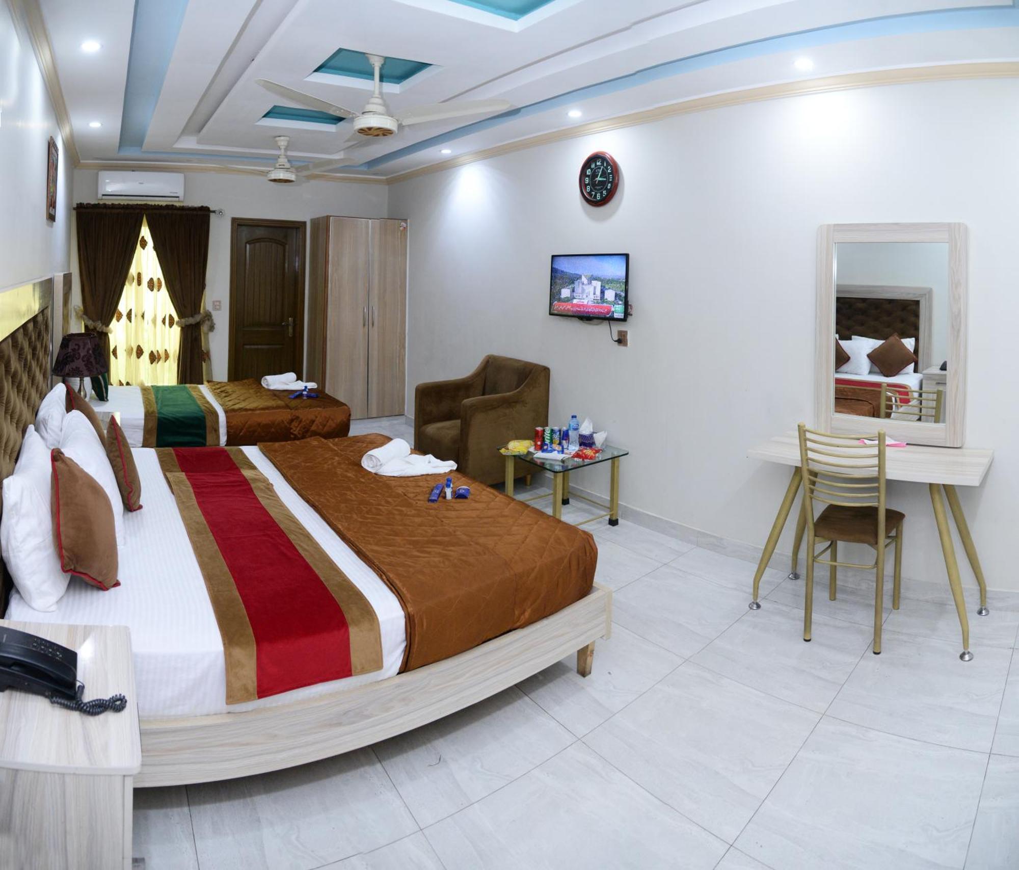 Hotel Deluxe Lahore Luaran gambar